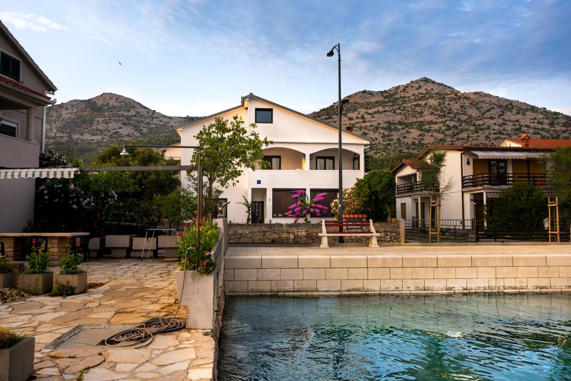 Apartments Dida Sime Starigrad Paklenica Εξωτερικό φωτογραφία